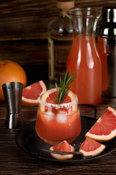 Koktél Tequila Friss Grapefruit Kombinálva Rozmaringgal Ünnepi Ital Ideális Villásreggelire — Stock Fotó