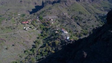 drone uçuş yüksek dağlar üzerinde