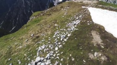 İtalya Dolomites dağlarının havadan görünümü