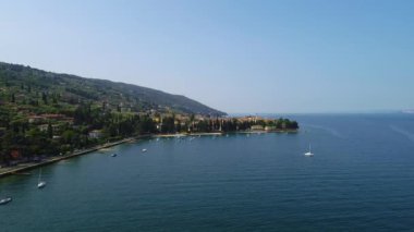 Garda Gölü Kuzey İtalya üzerinden uçuş