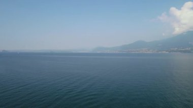 Garda Gölü Kuzey İtalya üzerinden uçuş