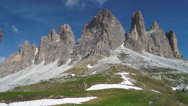 Vue aérienne des montagnes des Dolomites en Italie — Video