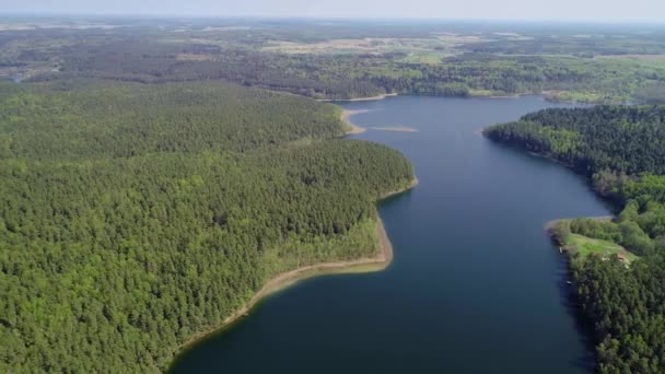 Jezioro piękny widok z lotu ptaka — Wideo stockowe