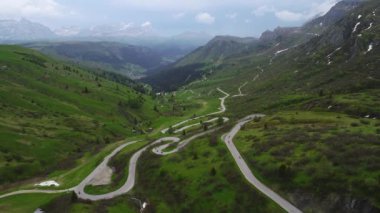 Dağlar manzara havadan görünümü