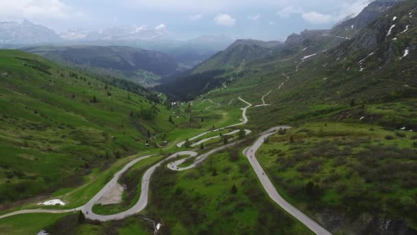 Vue aérienne du paysage des montagnes — Video