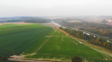 sabah erken uçuş Nehri üzerinde