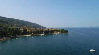 Garda Gölü Kuzey İtalya üzerinden uçuş