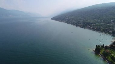 Garda Gölü Kuzey İtalya üzerinden uçuş