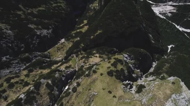 Luchtfoto van de bergen van de Dolomieten in Italië — Stockvideo