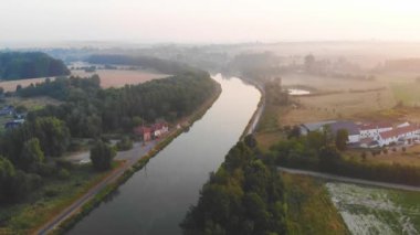 sabah uçuş Nehri üzerinde