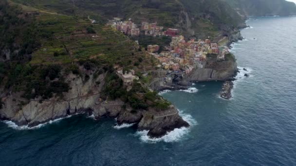 Schöne Luftaufnahme der Cinque Terre Küste in Italien — Stockvideo