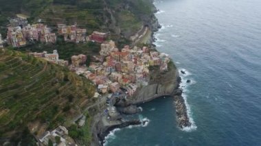 İtalya Cinque Terre kıyılarının güzel havadan görünümü