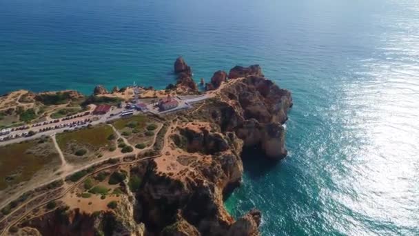 Luchtfoto Van Prachtige Bergen Buurt Van Ocean Shore — Stockvideo