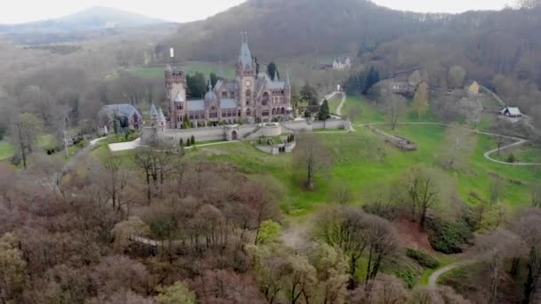 Kastil udara tua di awal musim semi — Stok Video