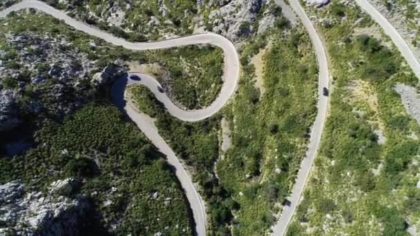 Aerial view winding serpentine road at Mallorca isle — Stock Video