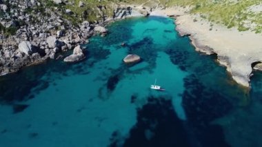 Mallorca 'da güzel sahil üzerinden uçuş