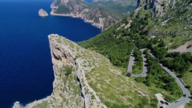 Mirador Es Colomer, Mallorca, İspanya üzerinde uçuş