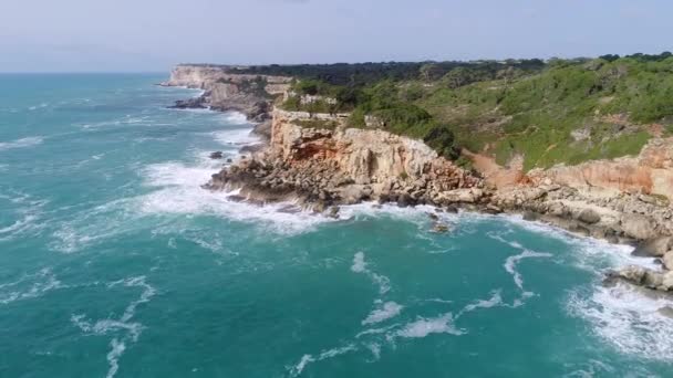 Vlucht over prachtige kust op Mallorca — Stockvideo