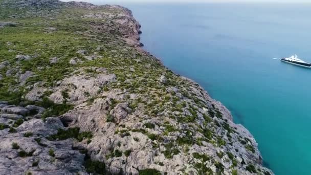 vue aérienne du bateau au bord de la mer 