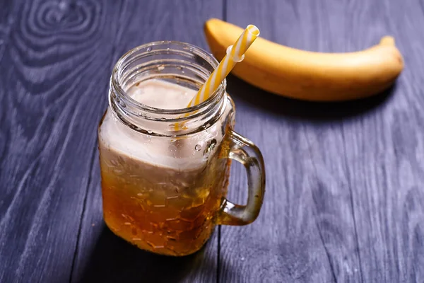 Свежий Банановый Смузи Деревянном Фоне Правильное Здоровое Питание — стоковое фото