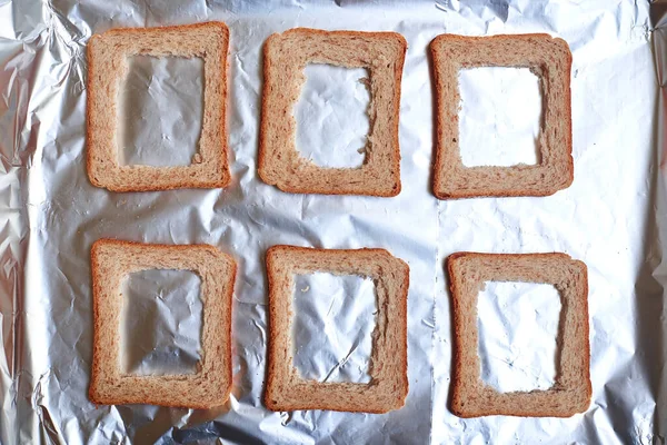 Haciendo Sándwiches Pan Tostado Cortar Media Tostada Para Aderezos — Foto de Stock