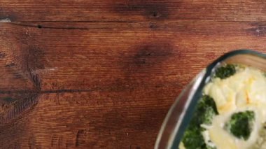 Ispanaklı ve domates soslu ev yapımı lezzetli lazanya..