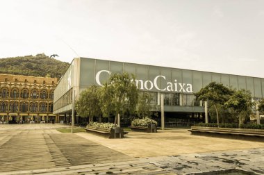 Barcelona, İspanya - 2 Eylül 2017: Görünümünü Cosmo Caixa, Barcelona, Catalonia, İspanya'da yer alan bir Bilim Müzesi. Vintage ve yesteryear etkisi ile görüntü