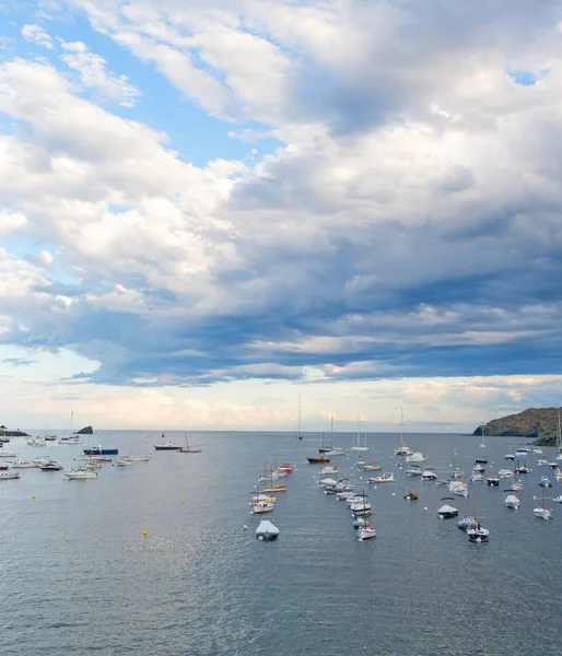 Turist Båt Provinsen Port Cadaqués Costa Brava Girona Katalonien Spanien — Stockfoto