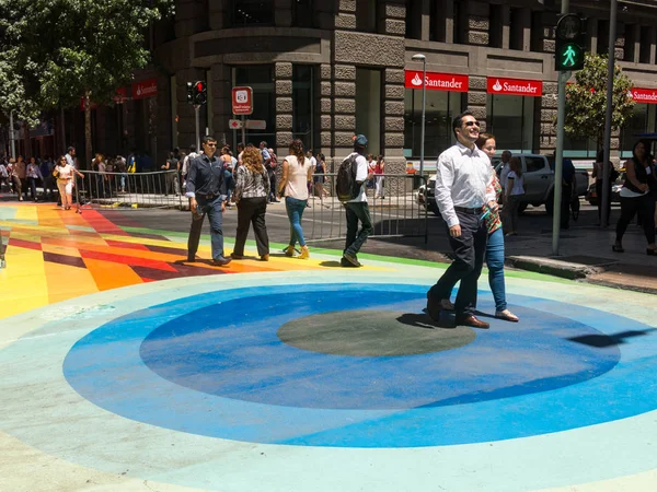 Santiago De Chile, Chile - 26 Ocak 2018: bayrak yürümek-den geçerek (İspanyolca Paseo Bandera), Santiago de Chile şehir merkezinde yürüyüş Şili vatandaşı. Şili.