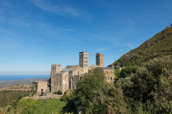 Sant Pere de Rodes Cap de Creus doğal Park, El Port de la Selva belediyesinde Romanesk abbey. Girona, İspanya