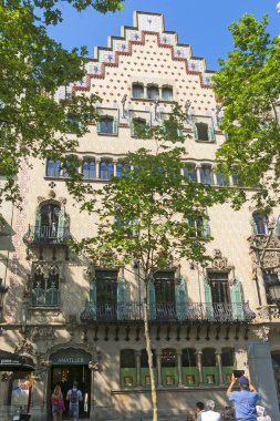 Barcelona, İspanya - 27 Mayıs 2017: Casa Ametller (casa olduğunu İspanyolca ev) olduğunu tarafından Josep Puig ı Cadafalch tasarlanmıştır bir modernist bina. 1898-1900 arasında inşa edilmiştir. Barcelona, İspanya