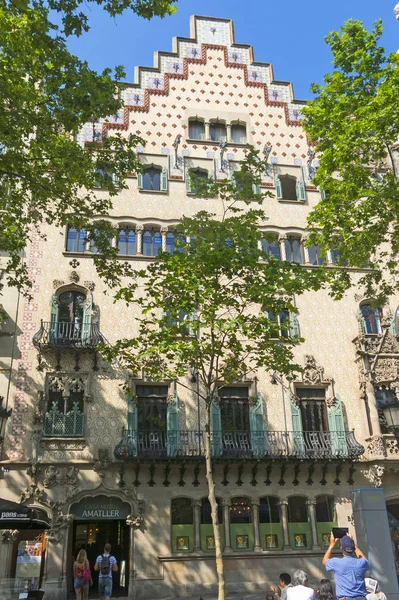 バルセロナ スペイン 2017 Ametller カサはスペイン語でホーム はモダニズム様式の建物はマイク一連ジュゼップ プッチによって設計 それは 1898 1900 — ストック写真
