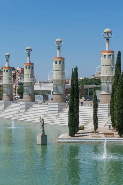 Barcelona, İspanya'nın görünümü. Yaz günü Parc de l'Espanya sanayi Panoraması. Barcelona İspanya'nın en büyük ikinci olduğunu.