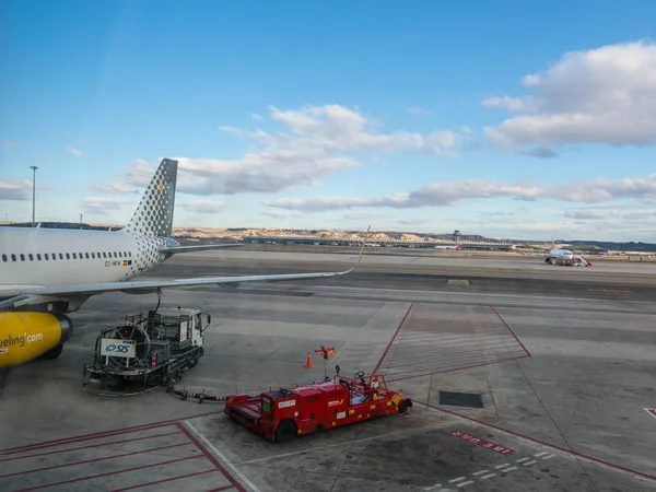 Madrid Spain January 2018 Plane Loaded Gasoline Taking Runway Terminal — Stock Photo, Image