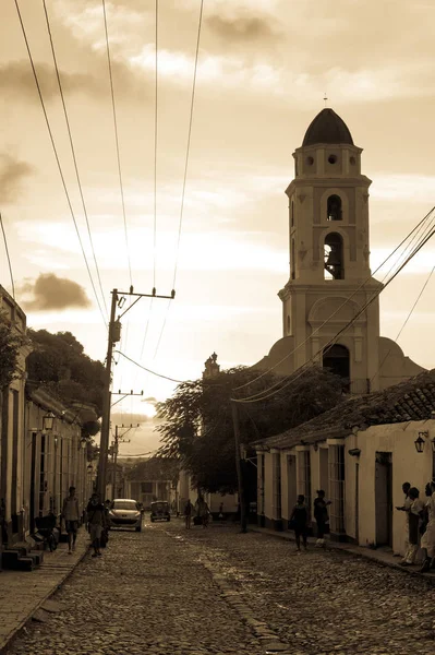 Trinidad Cuba Januari 2017 Cubaanse Straat Zonsondergang Met Oldtimer Trinidad — Stockfoto