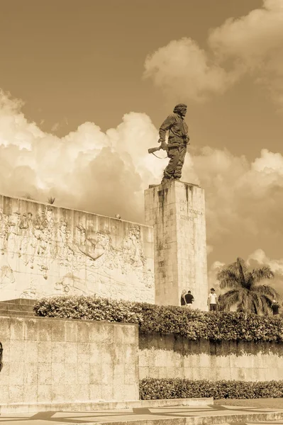 サンタクララ キューバ 2017 像のチェ ゲバラ記念とサンタクララの博物館 ゲバラが 1959 年に政府からバチスタを倒した人反乱軍の司令官 — ストック写真