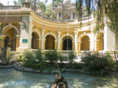 Neptune anıtsal çeşme Cerro de Santa Lucia, Santiago de Chile, Alameda, şehrin ana caddesi yanındaki şehir merkezinde. Şili.