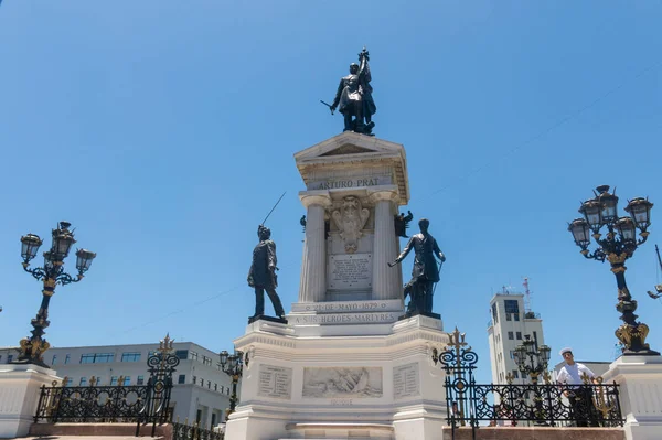 バルパライソ 2018 記念碑に 英雄の海軍戦闘のイキケ 1879 チリ戦争の英雄アルトゥーロ プラット プラザ ソトマヨル上 バルパライソ — ストック写真