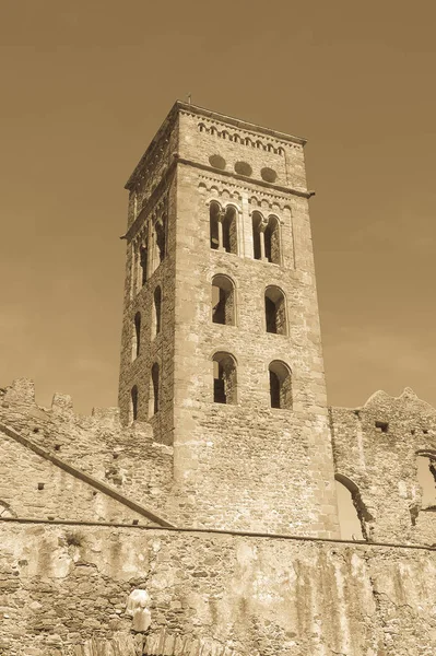 キャップ クレウス自然公園のサンピエール ローデスのロマネスク様式の修道院 アルト エンポルダの旧ベネディクト会修道院で スペイン カタルーニャ北東部に位置する — ストック写真