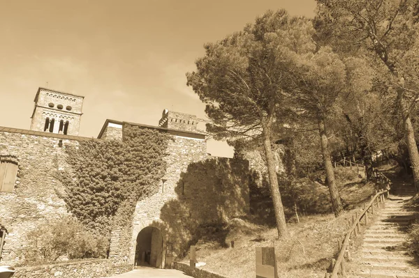 キャップ クレウス自然公園内 ポート セルバの自治体サン ロデス修道院のメインの入り口 スペイン カタルーニャ州 ジローナ — ストック写真