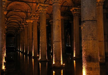 Yerebatan Sarnıcı - yeraltı su deposu. Istanbul, Tu