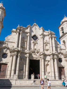 Plaza de la Catedral (İngilizce: Cathedral Square) f biridir.