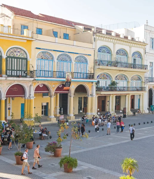 The historic Old Square or Plaza Vieja in the colonial neighborh — Stock Photo, Image