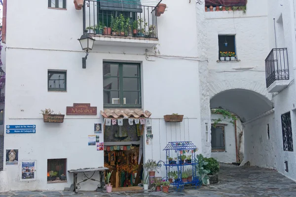 Den lilla staden av Cadaqués, en av de vackraste kust till — Stockfoto