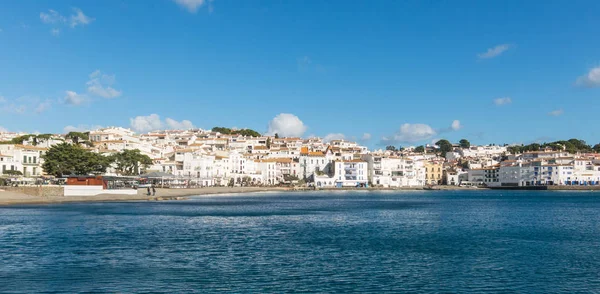 Panoramic view of the Spanish town of Cadaques, the famous small — стоковое фото