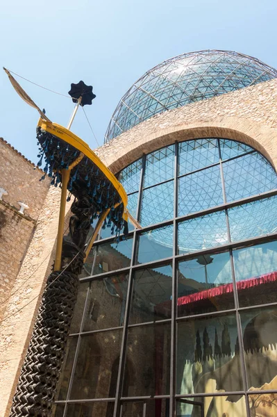 Het maritieme vervoer, of de Bark van Gala in Museum van Dali, in — Stockfoto