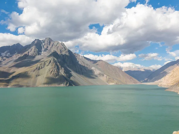 Lago de Yeso. Cajón del Maipo. Santiago de Chile — Foto de Stock