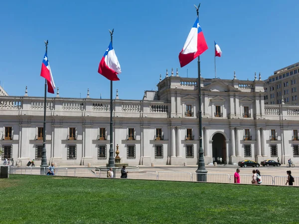 Vista del palacio presidencial, conocido como La Moneda, en Santiago — Foto de Stock