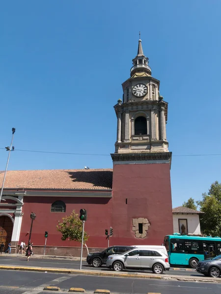 A igreja de São Francisco, templo católico e antigo convento, em — Fotografia de Stock