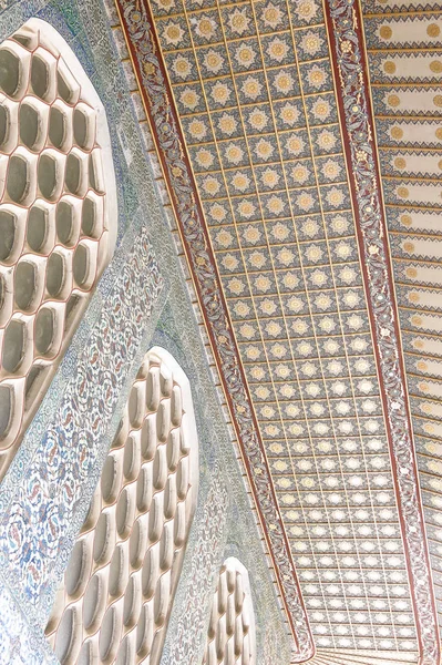 Hermosa decoración en el Palacio Topkapi, Estambul, Turquía . — Foto de Stock